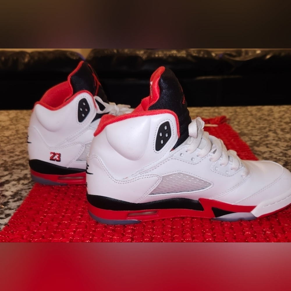 Air Jordan 5 Retro Fire Red White Black Sneakers Youth US 6.5Y - Picture 6 of 11